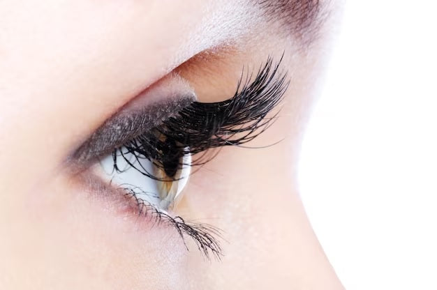 How to Use False Eyelashes?