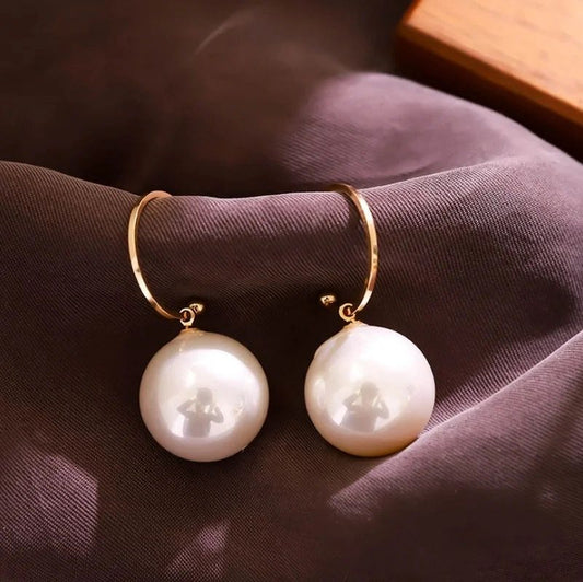 Big Pearl hoop earrings